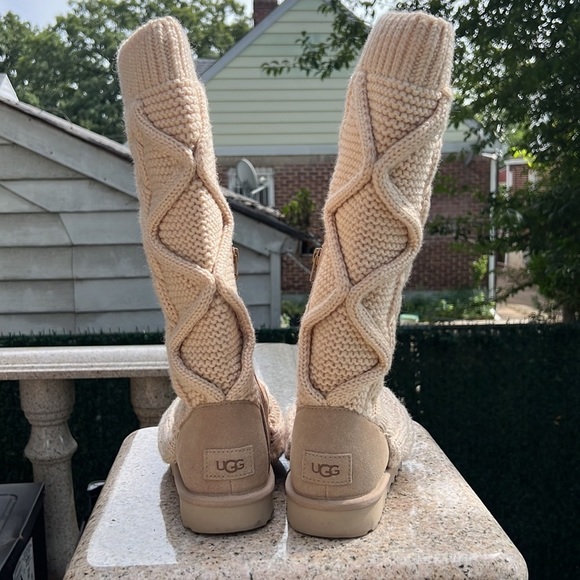 UGG CLASSIC TALL CHUNKY KNIT BOOTS - Picture 6 of 9